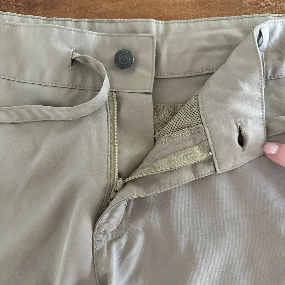 Magellan Outdoors Women’s Falcon Lake Fishing Shorts